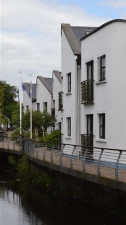 Riverside Apartment *
